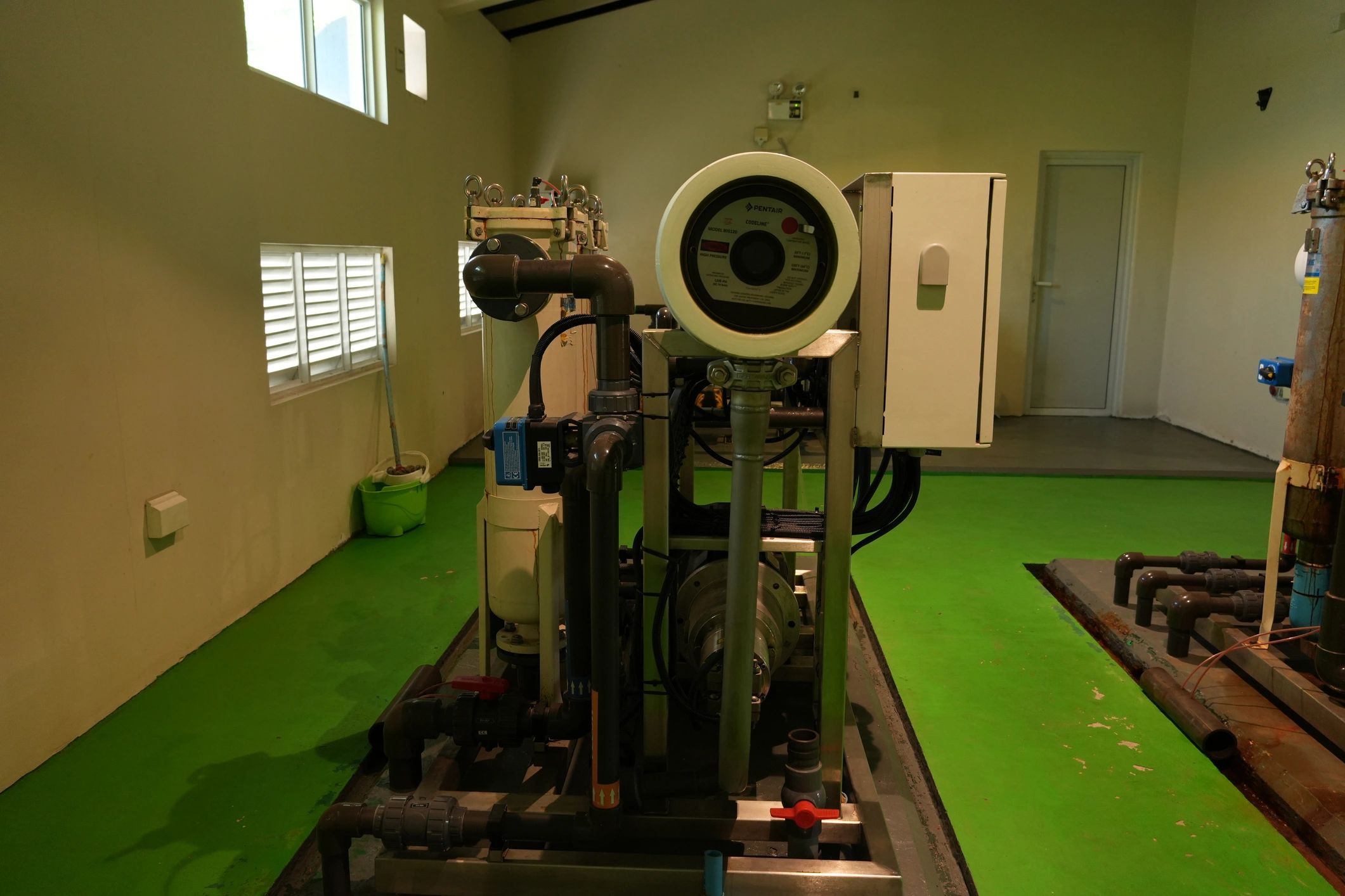 Industrial piping and equipment representing CDU and facility integration